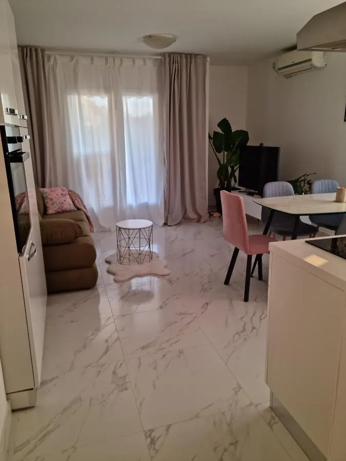 Apartments Zoretic Malinska 0*,