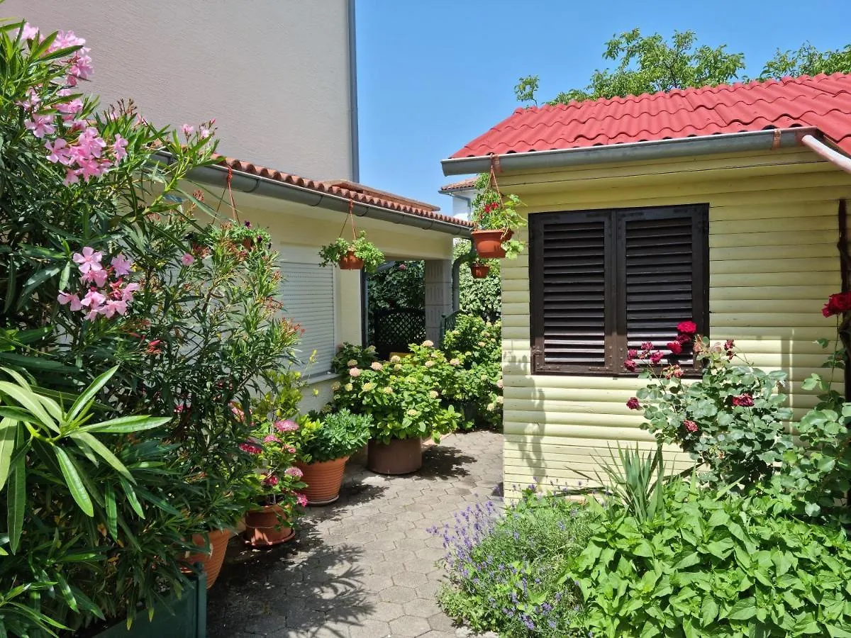 Apartments Zoretic Malinska 0*,